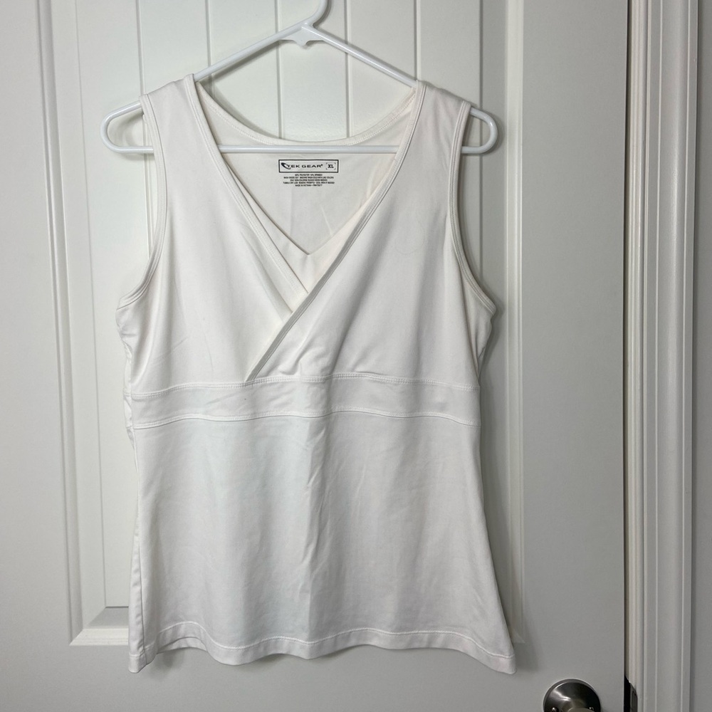 tek gear White Sleeveless V-Neck Tank Top